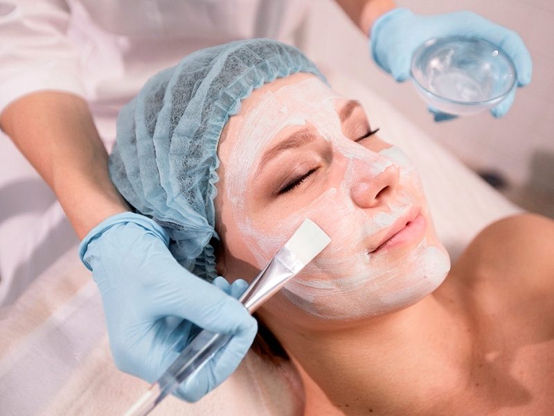 page-procedimientos-esteticos-peeling-facial-banner-2